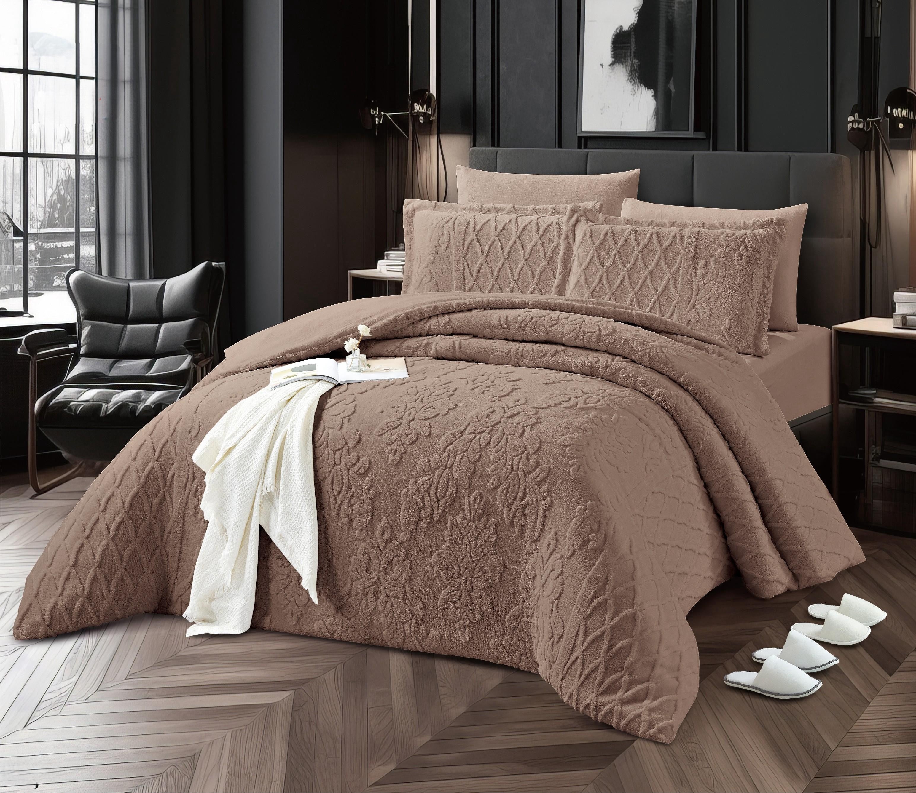 Elegant Collection 10-Piece Super King Bedding Set – Brown